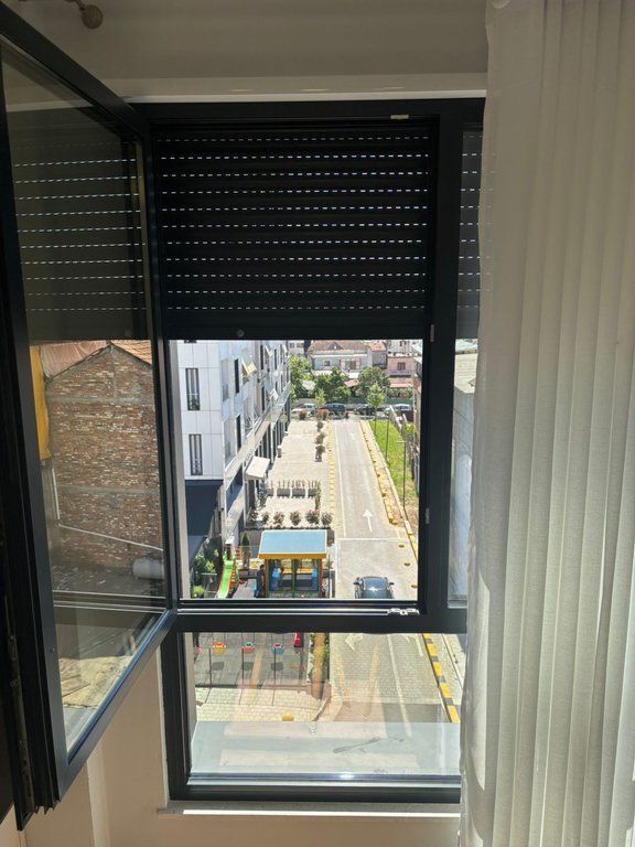Jepet me qera apartament 2+1+2 në Porcelan (perball UET)