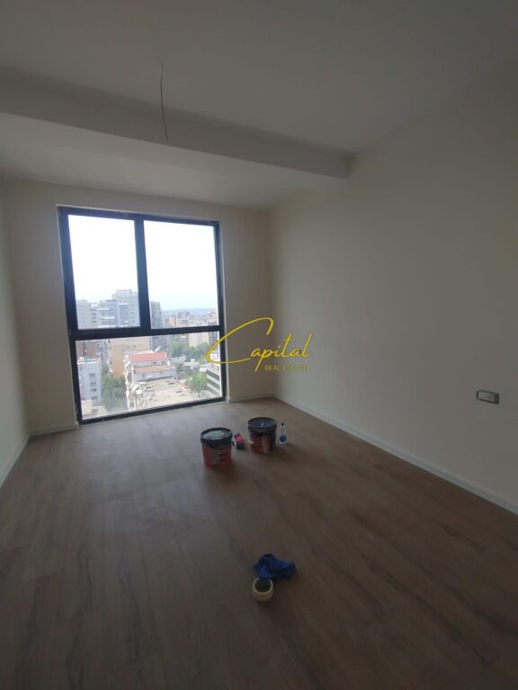 ZYRE ME QIRA 75 M2 REZIDENCA GOLDEN TOWER 60.000 LEKE