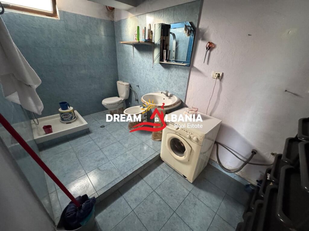 Shiten 2 Apartamente (1+1 dhe 2+1) tek Kryqezimi i 21 Dhjetorit (ID 4139190)