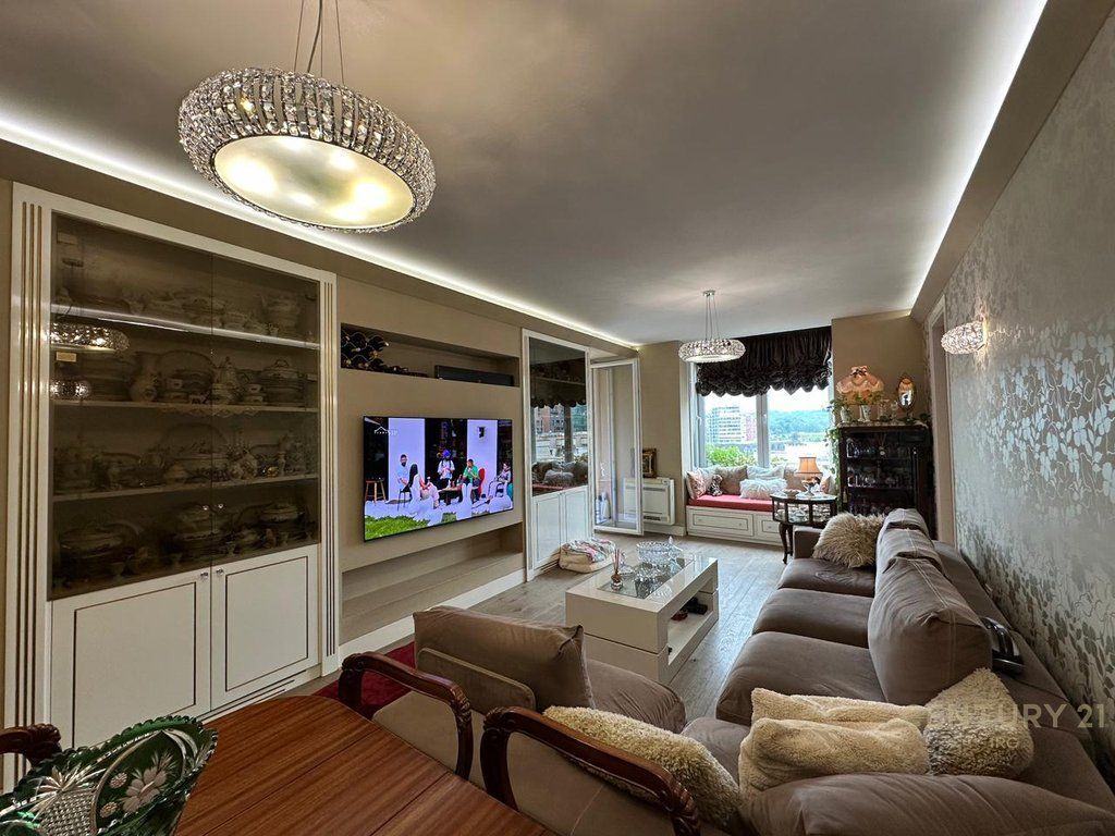 Shitet apartament 3+1+Kuzhine te Vecuar tek Kompleksi Kika 1, prane Union Bank! 367,000 €