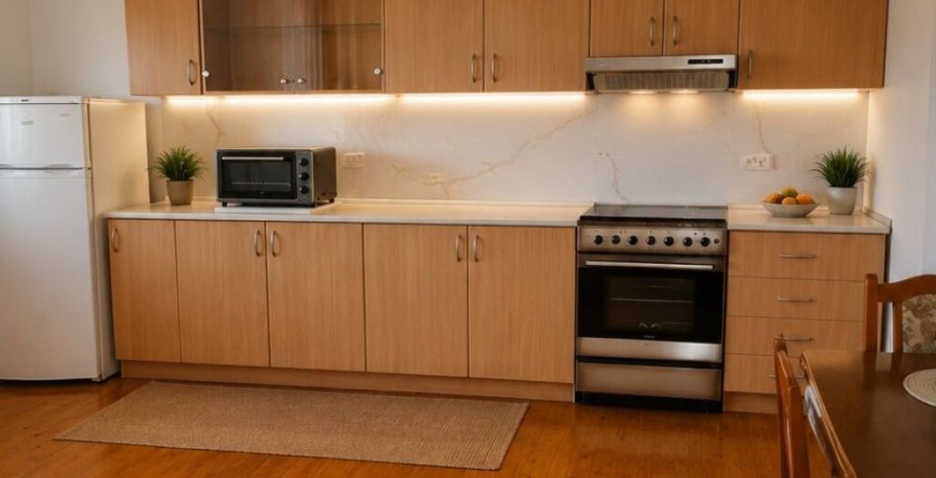 Jepet me qera apartament 3+1+2 ballkone Kodra Priftit 45,000 Leke