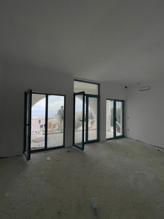 Shitet apartament 2+1+2 ne Santorini Residence 1