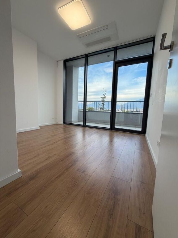 Apartament per zyre me qera