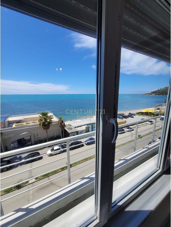 Shitet Apartament 2+1 me pamje Deti ne Currila 330,000€ | 110 m²