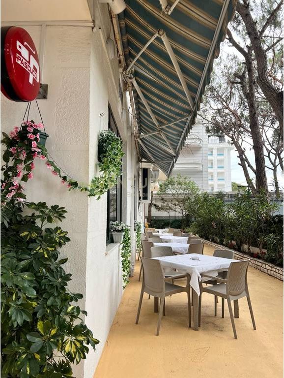 BAR -RISTORANTE IN VENDITA, SECONDA LINEA COSTIERA SUL MONTE ROBI!