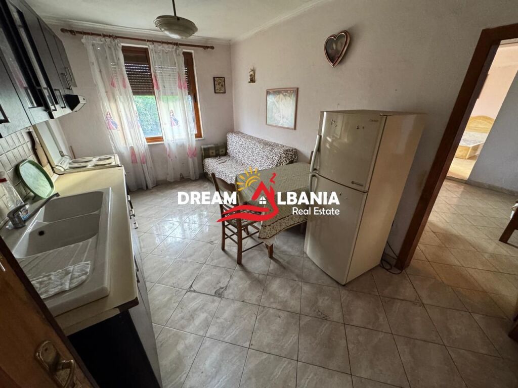 Shiten 2 Apartamente (1+1 dhe 2+1) tek Kryqezimi i 21 Dhjetorit (ID 4139190)
