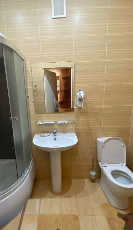 Ne Don Bosko, jepet me qera apartament 1+1.