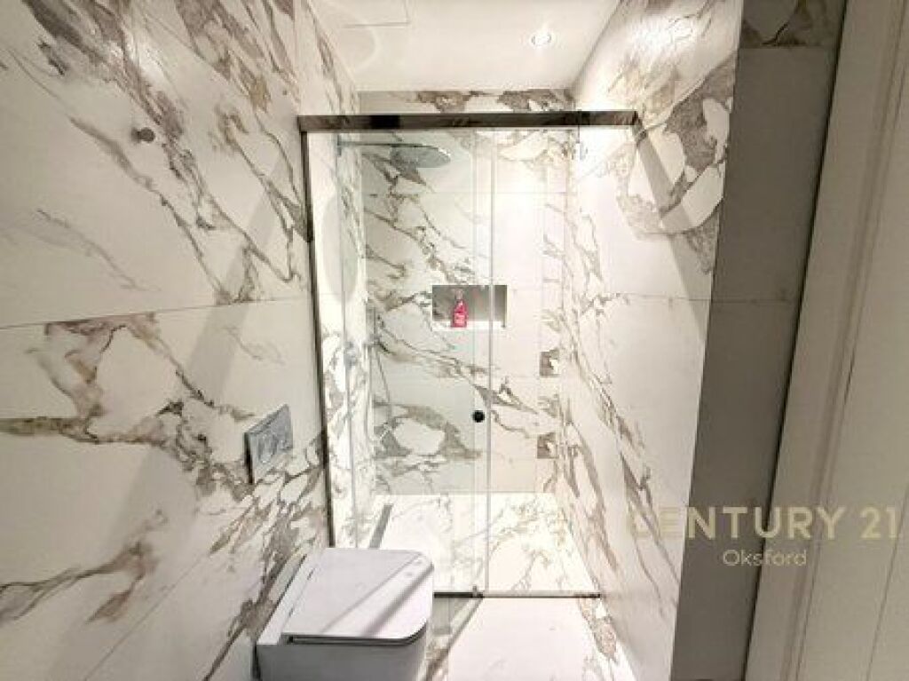 AFFITTIAMO APPARTAMENTO DI LUSSO + POSTO AUTO PRESSO LA RESIDENZA LAKE VIEW!
