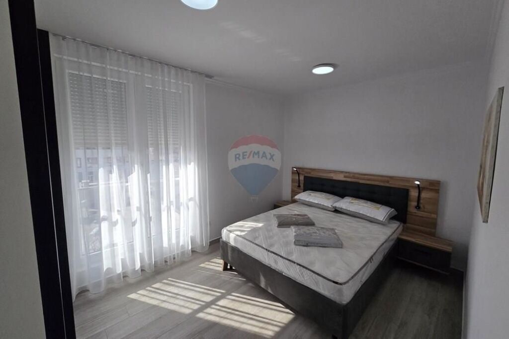 Apartament - Për Qira - Bulevardi i Ri, Tiranë