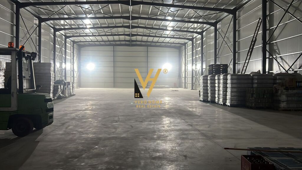 WAREHOUSE 900 M2 FOR RENT IN VALIAS, KAMEZ 200,000 LEKE