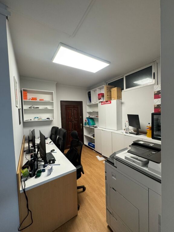 📣 OFFICE Space FOR RENT 📍 Paris Municipality 🛣️ "Tish Daija" Street ✨  🏢 New Building 🪜 Floor 0 📐 Area 50 m2  💶 Price 35,000 Leke/Month Net