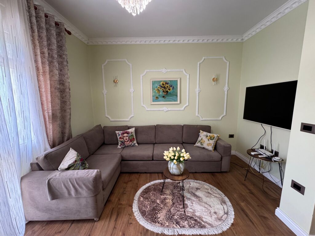 Jepet apartament me qera 1+1