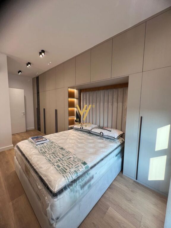 JEPET APARTAMENT 2+1+BLK ME QERA NE PORCELAN 100.000 LEKE