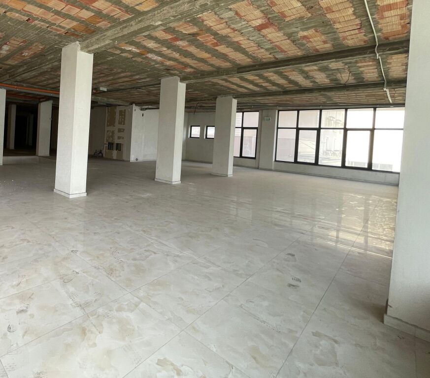 🏢 Business premises for rent at the Municipality Overpass