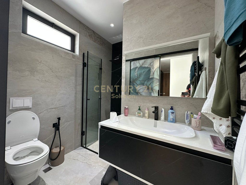 APARTAMENT 2+1+2 PER SHITJE NE ASTIR! 333,000 €