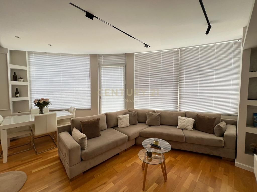 Shesim apartament te investuar 2+1 me verande ne Astir !!