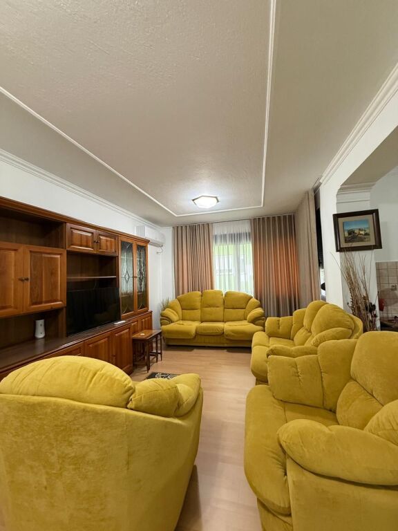 Appartamento 2+1+2 in Affitto – Zona Blloku, Tirana