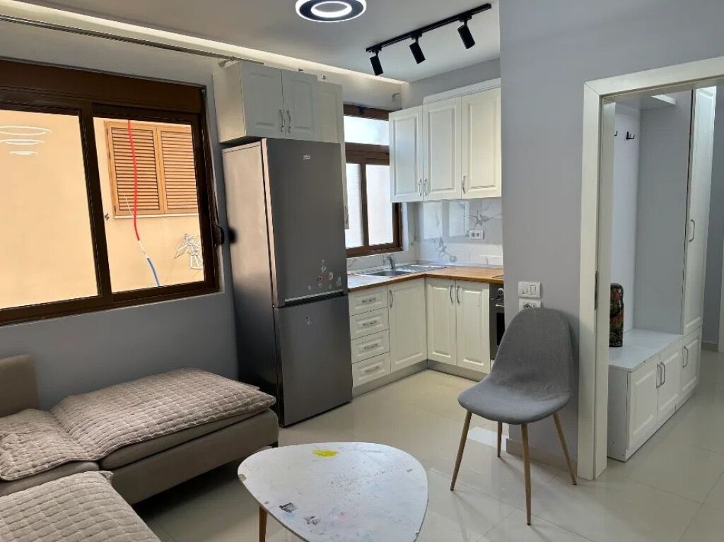 Appartamento 1+1 in affitto in Via Kavaja!