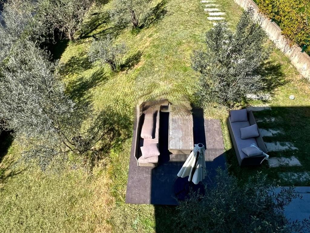 IN AFFITTO, VILLA MODERNA INDIVIDUALE con CORTILE &amp; VISTA, LAGO ASCIUTTO‼️