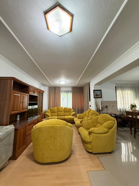 Appartamento 2+1+2 in Affitto – Zona Blloku, Tirana