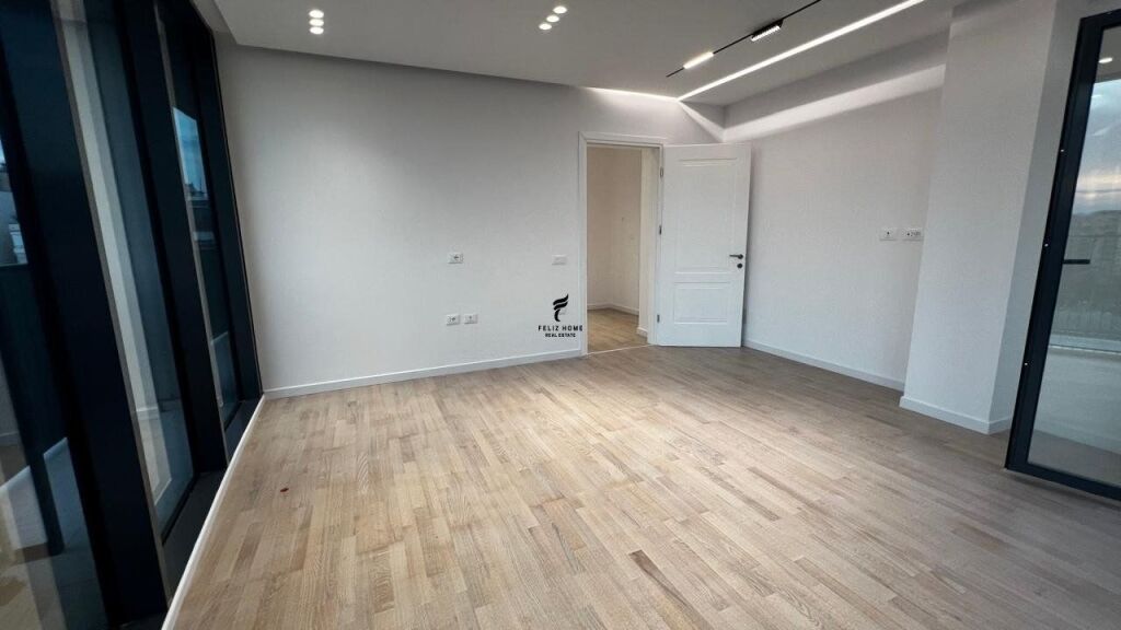 ZYRE ME QERA 130 M2 LAKE VIEW 2000 EURO FH-72643