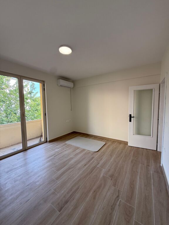 JEPET ME QIRA Ambient Per Zyra📍Rruga e Durresit *4 ambiente pune 📐Sip.100m² 💶600€ Neto
