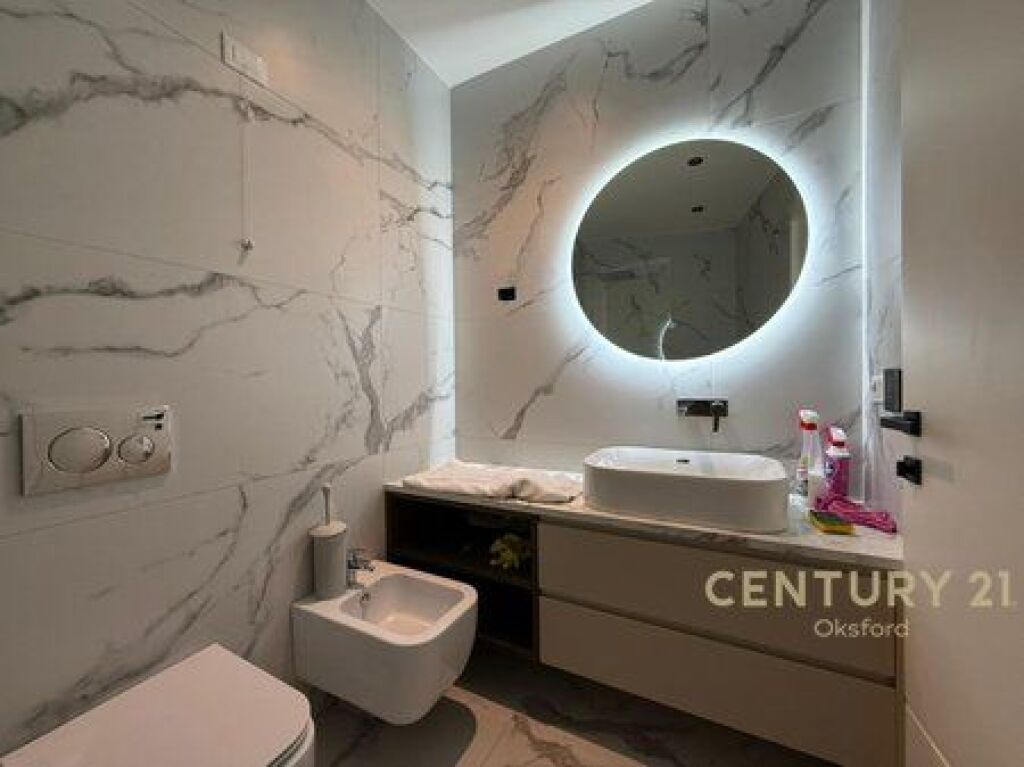 AFFITTIAMO APPARTAMENTO DI LUSSO + POSTO AUTO PRESSO LA RESIDENZA LAKE VIEW!