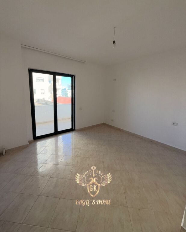 SHITET 2+1+2 me 2 Ballkone 150.000€ 📍Markata Durres