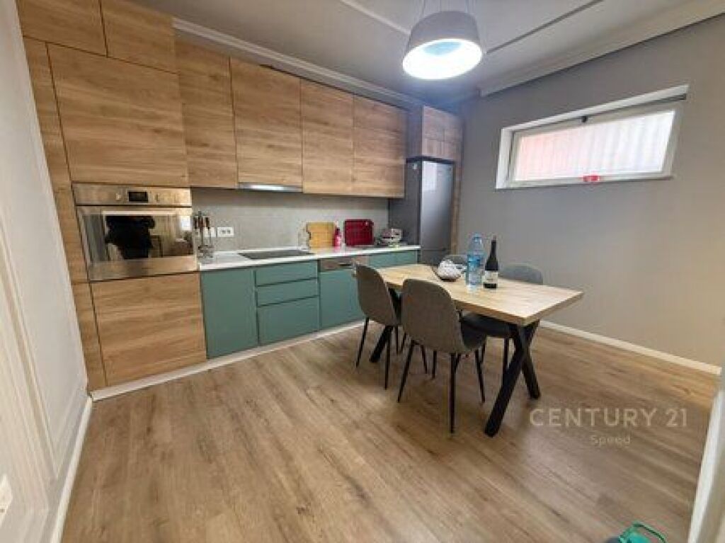 Apartment 1+1 and parking space for rent near the Medrese!