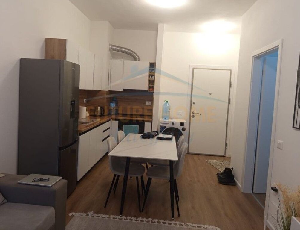 Affitto, Appartamento 1+1, Residenza Kadiu, Tirana.
