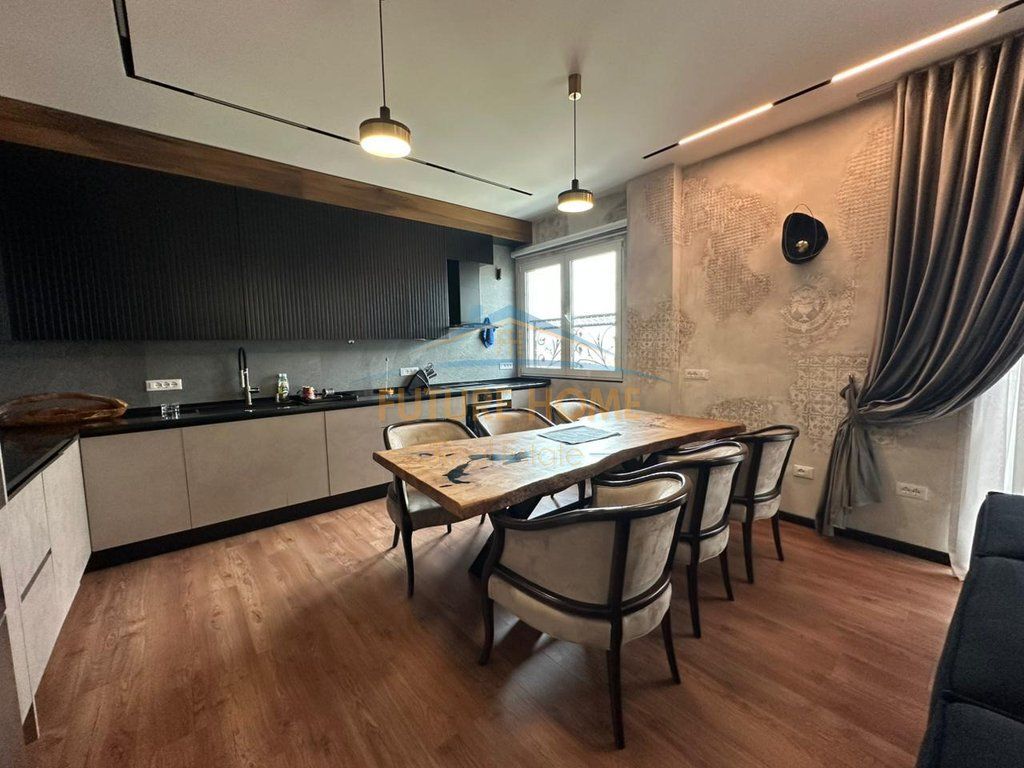Qira,Apartament 2+1+parking, Prane Kompleksit Delijorgji !