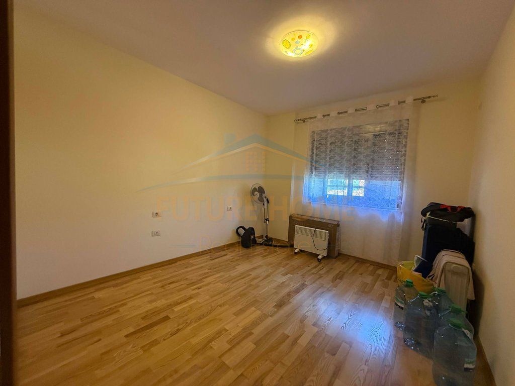 Shitet,Apartament 2+1+2, Misto Mame