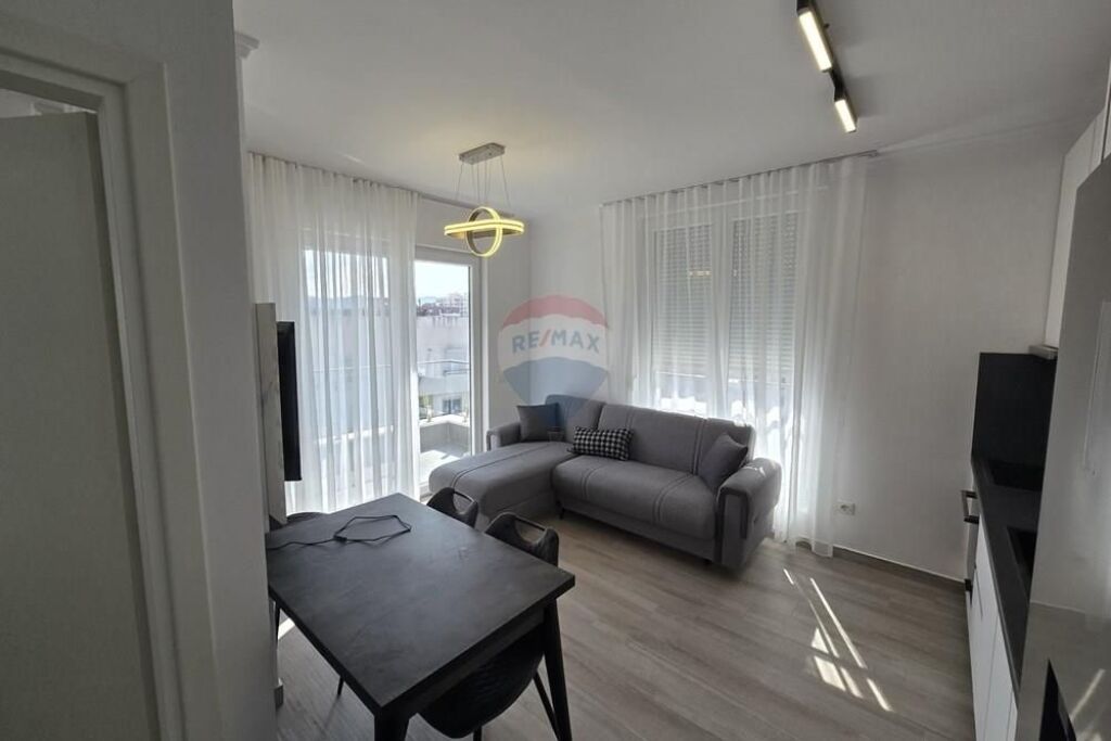 Apartament - Për Qira - Bulevardi i Ri, Tiranë