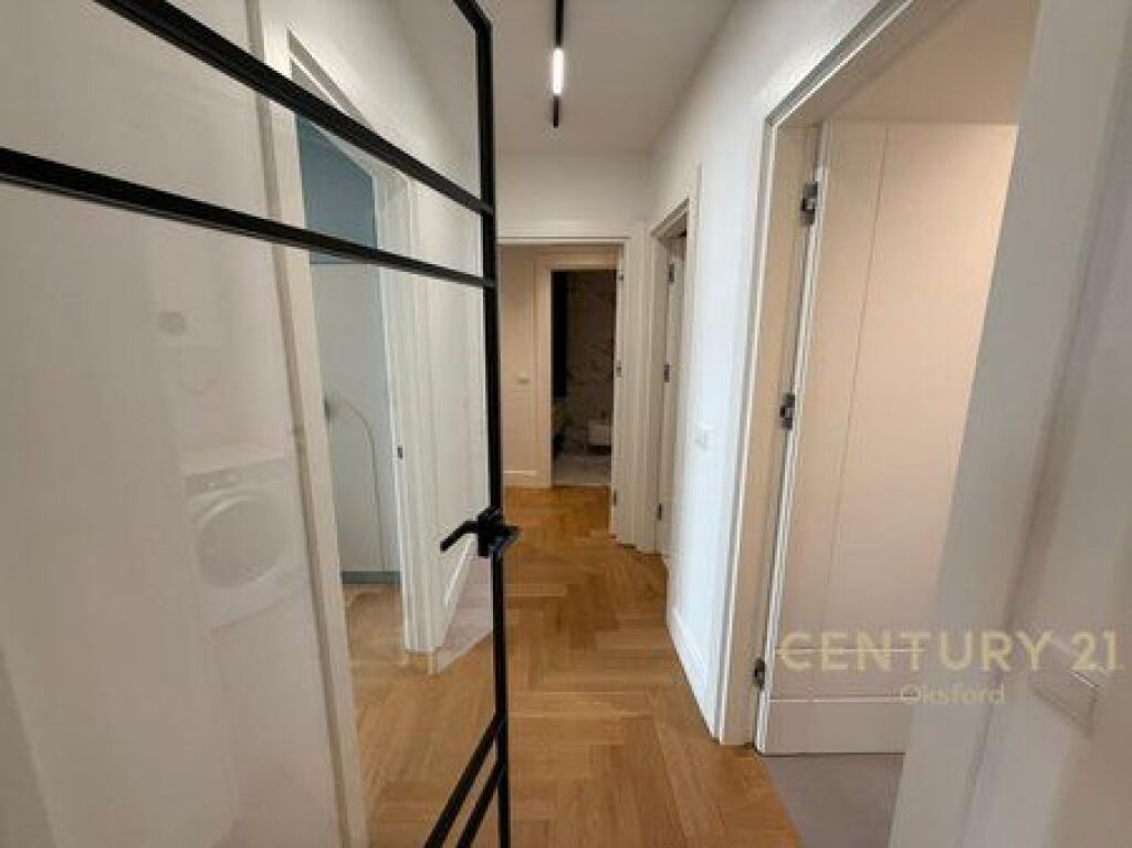 AFFITTIAMO APPARTAMENTO DI LUSSO + POSTO AUTO PRESSO LA RESIDENZA LAKE VIEW!