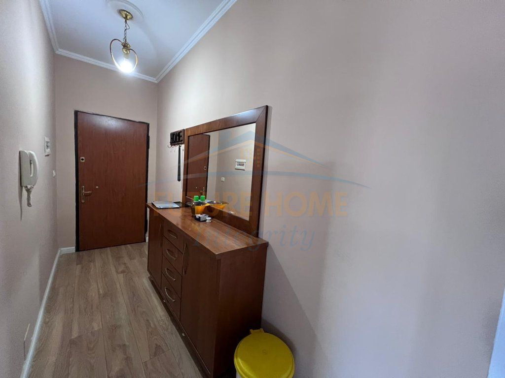 Qera, Apartament 2+1, Xhamllik, Tiranë.