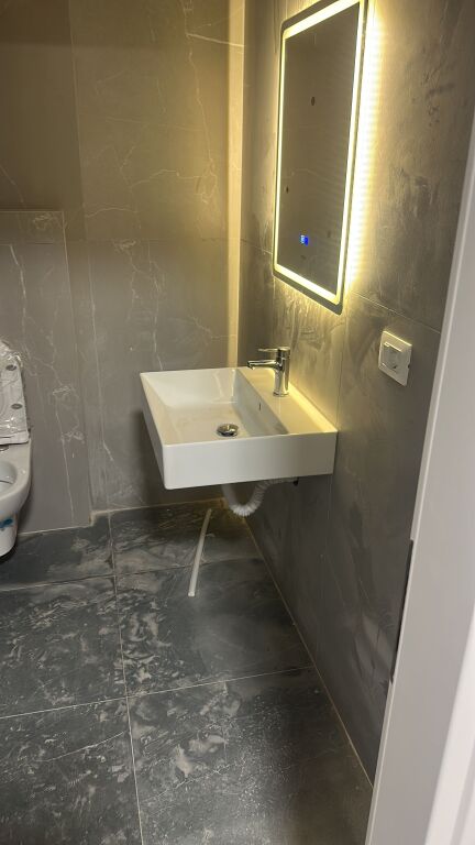 Apartment 2+1+2 toilet, In residence, 5maj street