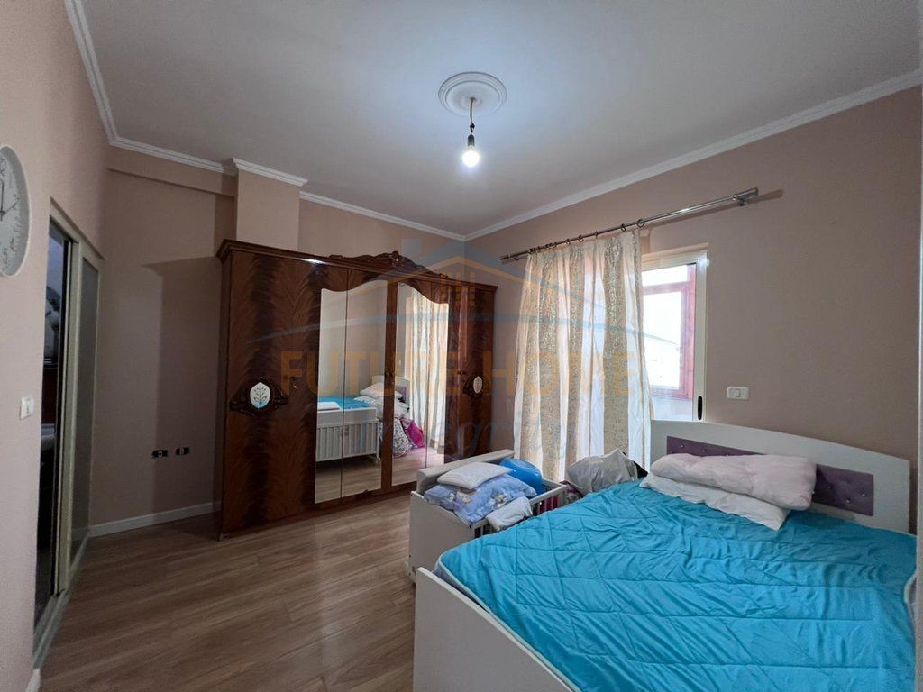 Qera, Apartament 2+1, Xhamllik
