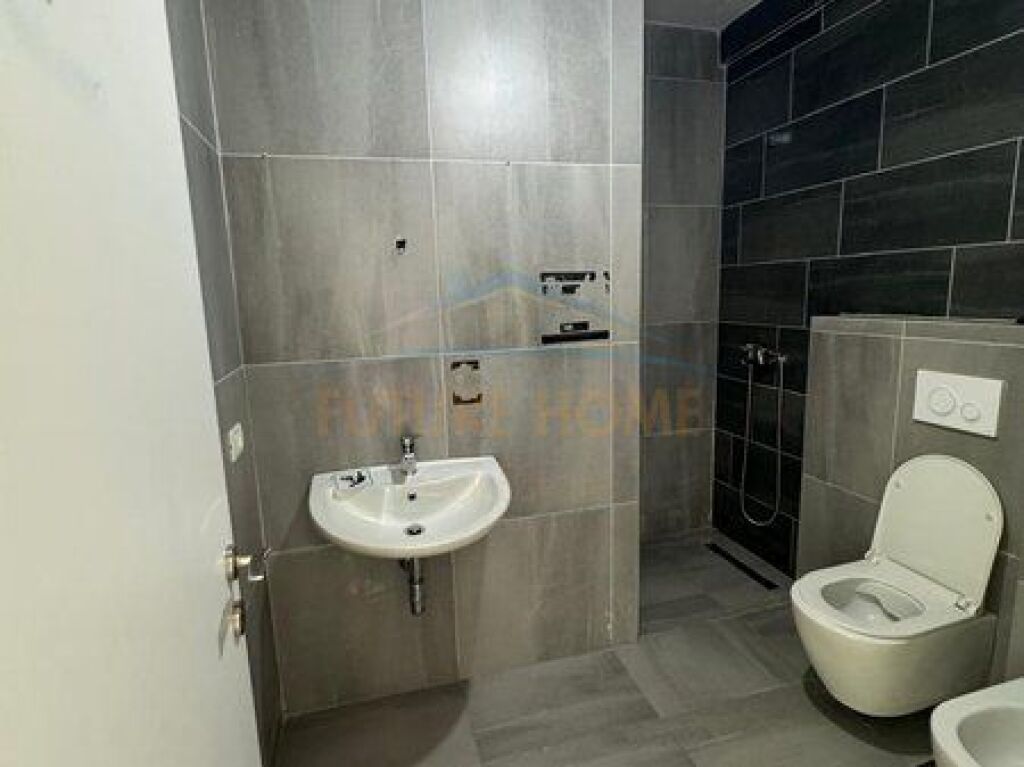 Shitet,Apartament 2+1+2+Depo, Rezidenca Future Home, Unaza e re,Tirane