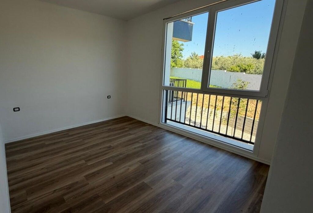 Shitet apartament 2+1 në Sauk te vjeter