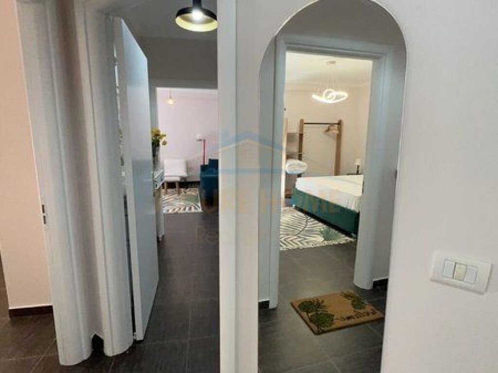 For sale, Apartment 2+1+2, Barrikadave Street, Tirana.