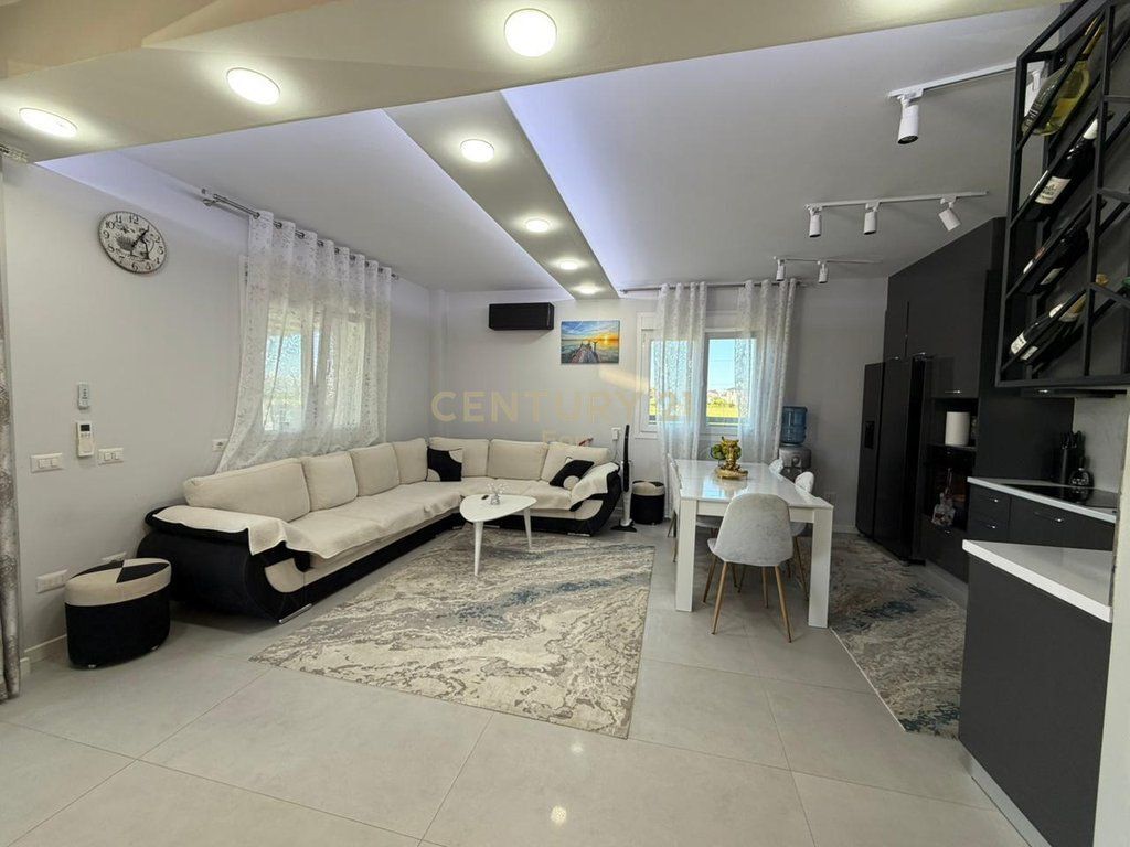 VILLA MODERNA SU DUE PIANI IN VENDITA A XHAFZOTAJ, DURRES!