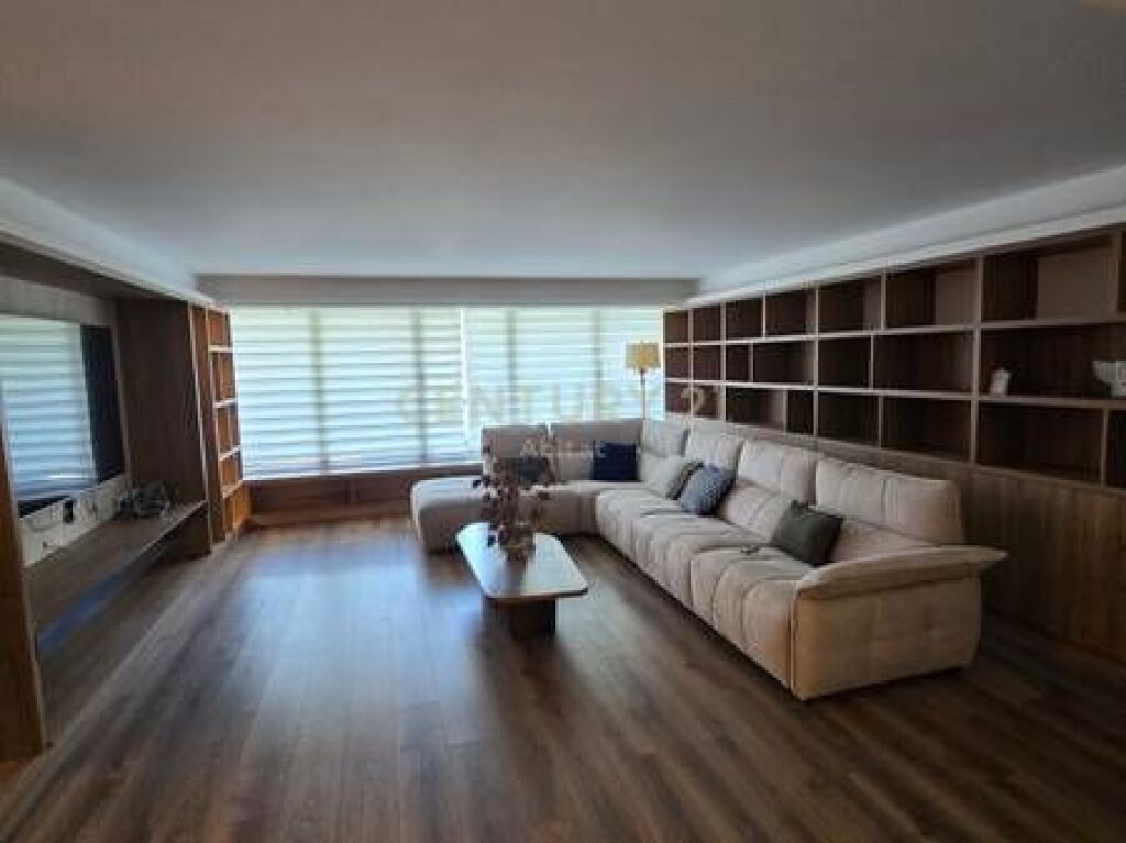 Villa di Lusso in Vendita a Long Hill Residence – Investimento PREMIUM &amp; PRONTA per Abitare