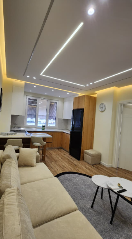 Apartament 1+1 me qira – pranë Universitetit Zonja e Këshillit të Mirë