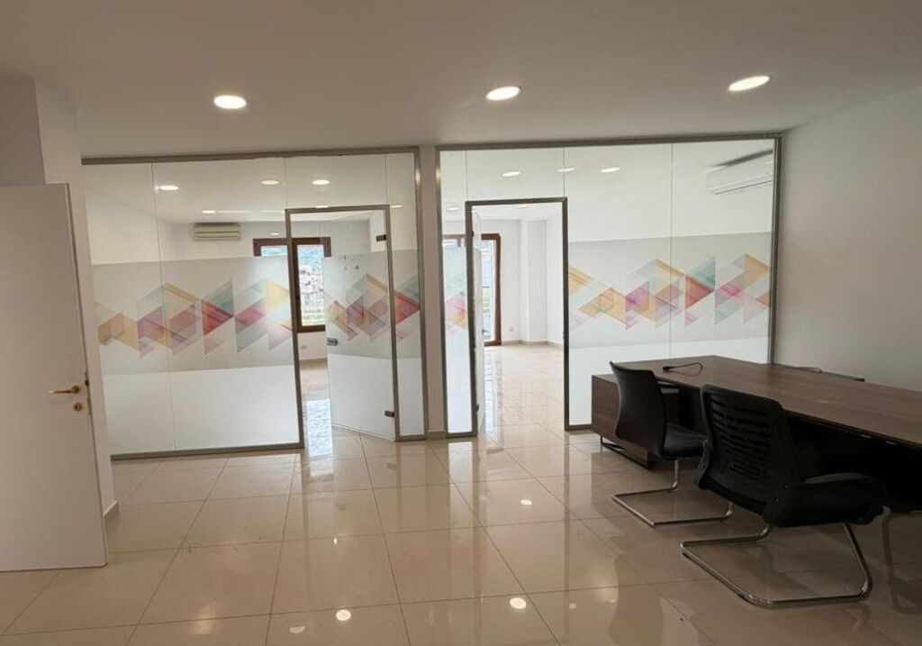 🏢 Office space for rent at Delijorgji