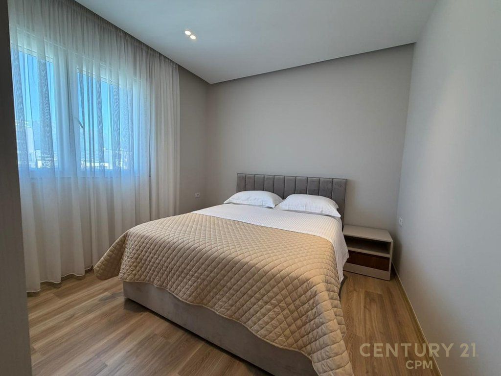 Apartament 1+1 Me Qira në Pazari i Ri, Sheshi Avni Rustemi
