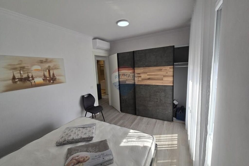 Apartament - Për Qira - Bulevardi i Ri, Tiranë