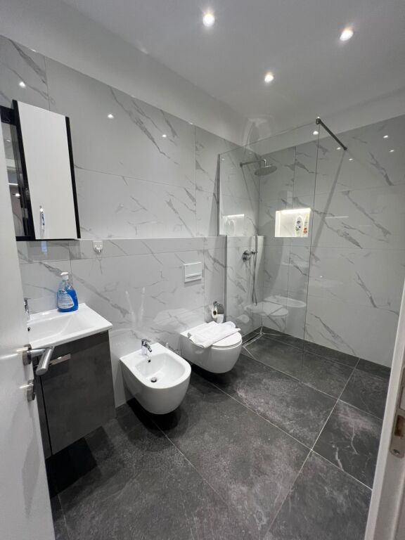 The Paris commune, modern 2+1+2 apartment plus parking for rent!