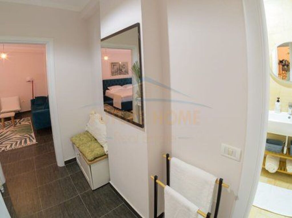 For sale, Apartment 2+1+2, Barrikadave Street, Tirana.