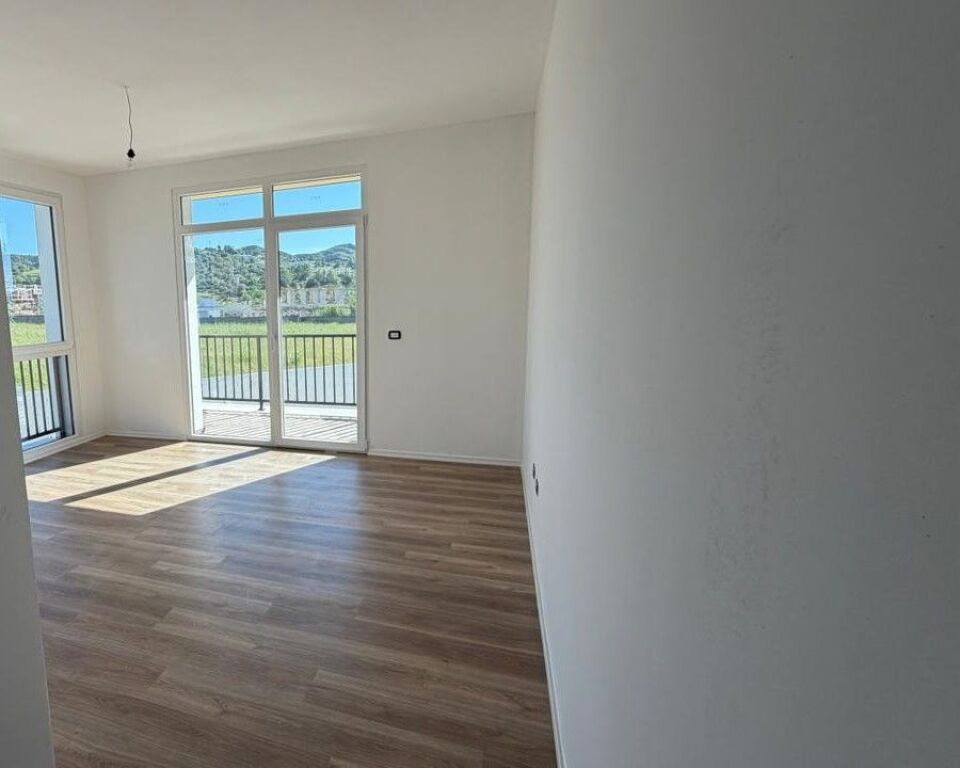 Shitet apartament 2+1 në Sauk te vjeter