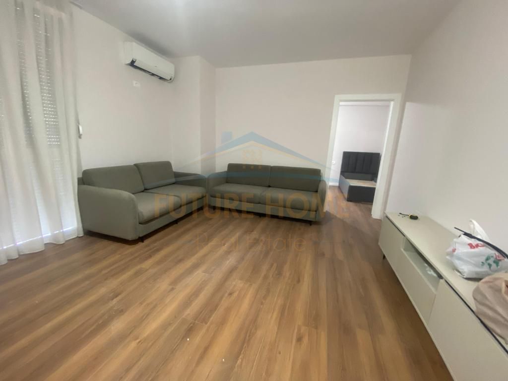 Qira, Apartament 2+1, Rruga e Barrikadave, Tiranë.